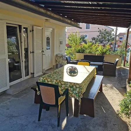 Apartman Mirjana Apartment